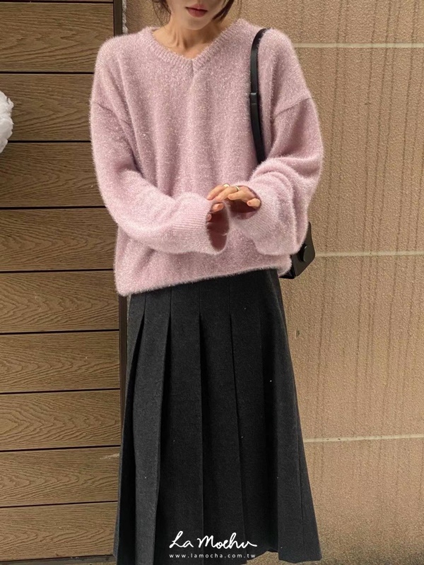 細閃亮蔥親膚素色V領毛衣